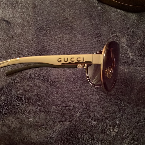 Gucci sunglasses. Brown tortoise shell aviators. Perfect condition. - Picture 3 of 9